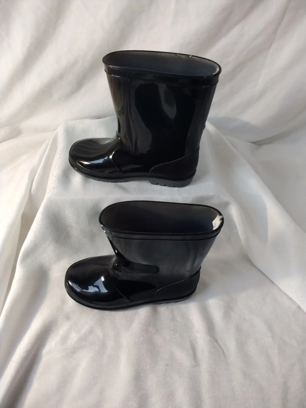 Magellan Outdoors Black Gloss Kids Rain Boots